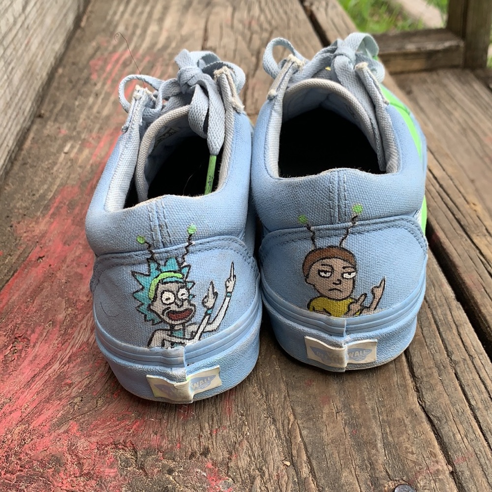 Custom Vans - Picture 3 of 6